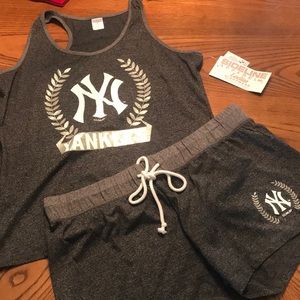 New York Yankees women’s tank top and shorts combo